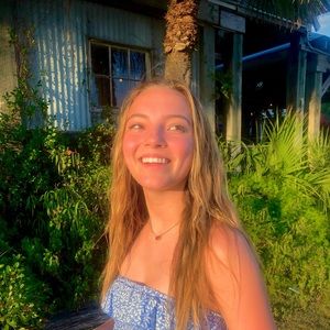 Meet your Posher, Olivia